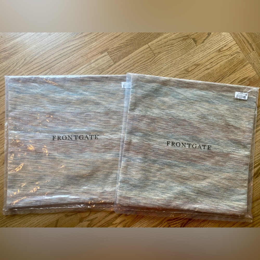 NWT frontgate Francine Outdoor Pillow Cover 20 x 20 set of 2
